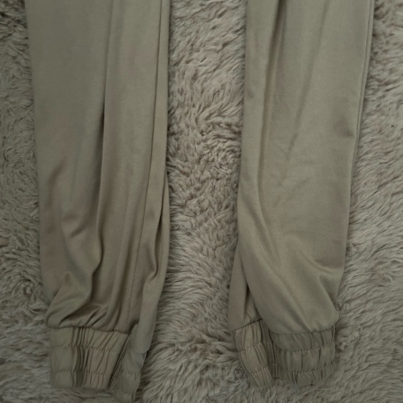 [S] Beige Joggers - Picture 2 of 5